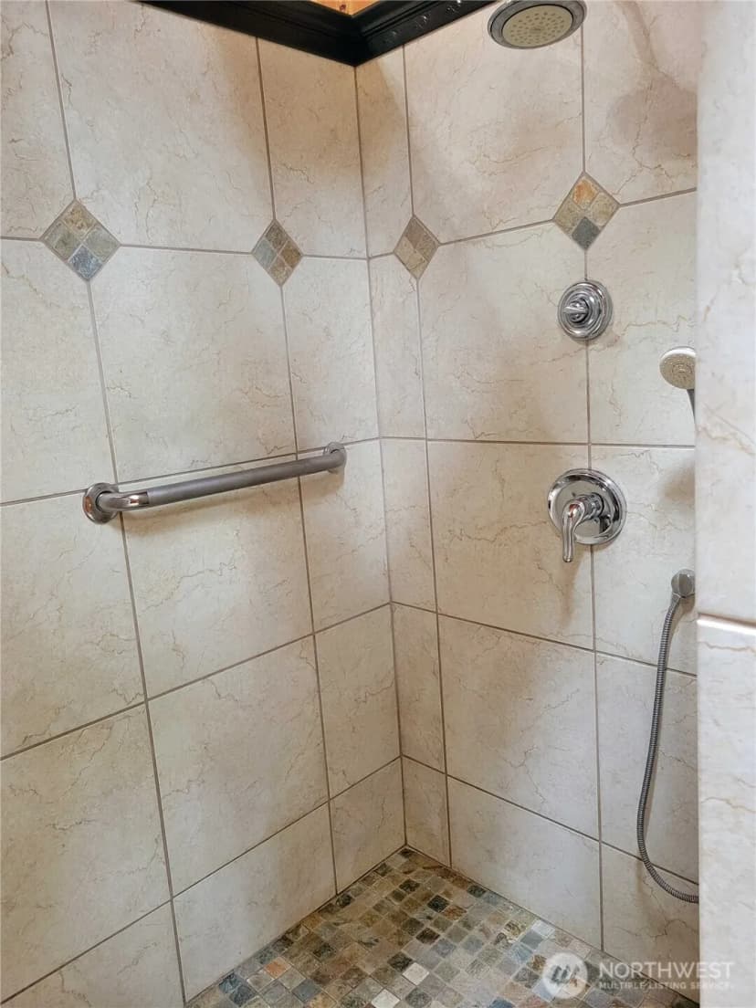 Property photo for 163 Eadon Road, Toledo photo 18