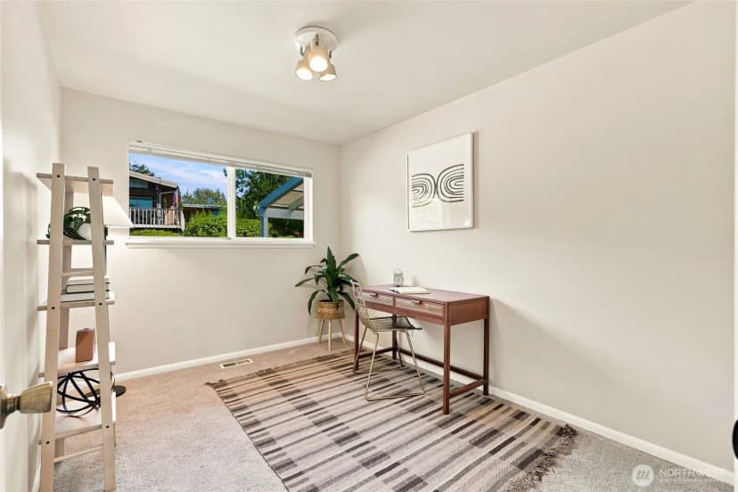 Property photo for 18112 60th Avenue Ne, Kenmore photo 23