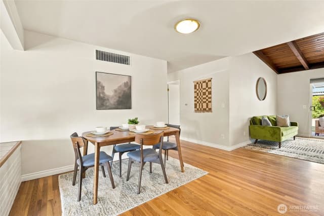 Property photo for 18112 60th Avenue Ne, Kenmore photo 5