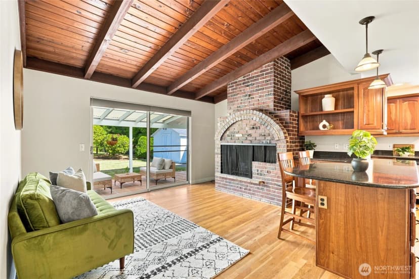 Property photo for 18112 60th Avenue Ne, Kenmore photo 13