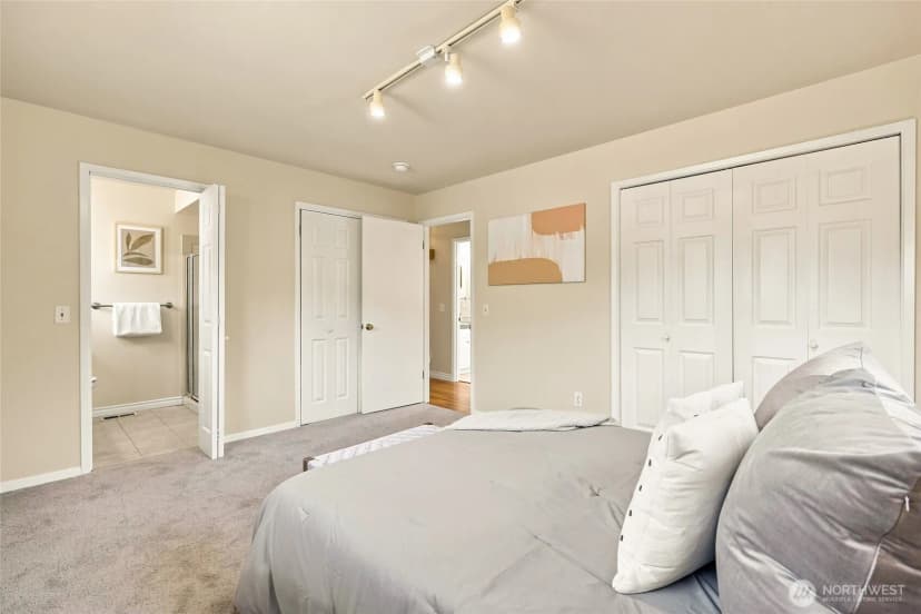 Property photo for 18112 60th Avenue Ne, Kenmore photo 20