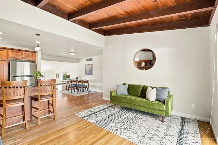 Property photo for 18112 60th Avenue Ne, Kenmore photo 14
