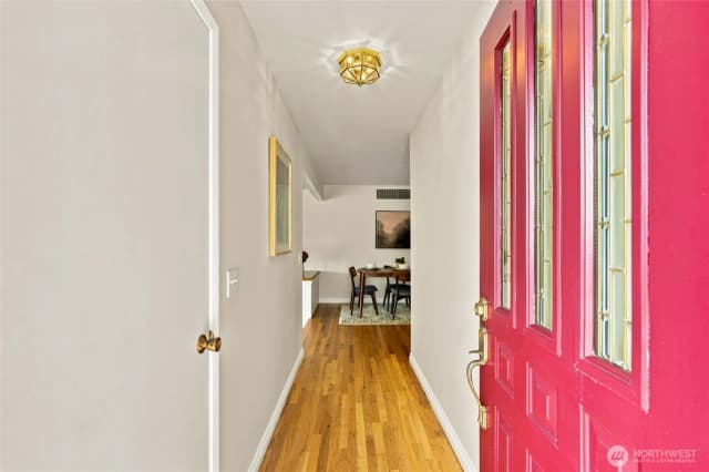 Property photo for 18112 60th Avenue Ne, Kenmore photo 4