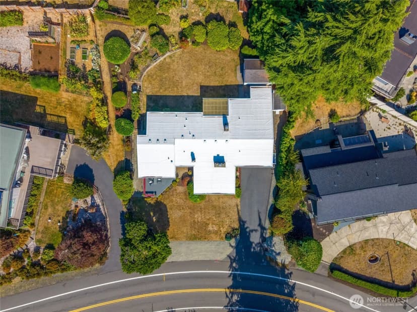 Property photo for 18112 60th Avenue Ne, Kenmore photo 36