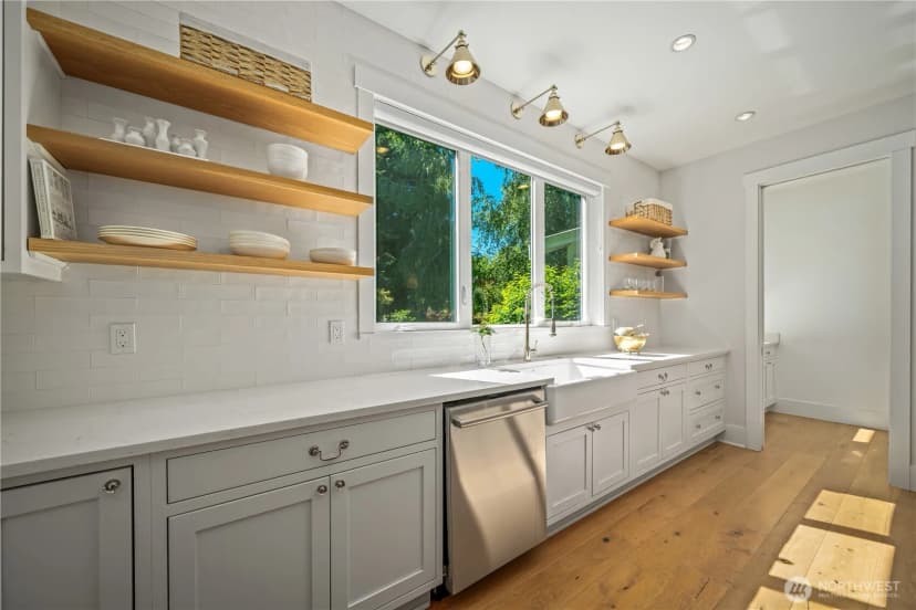 Property photo for 5027 48th Avenue Ne, Seattle photo 13