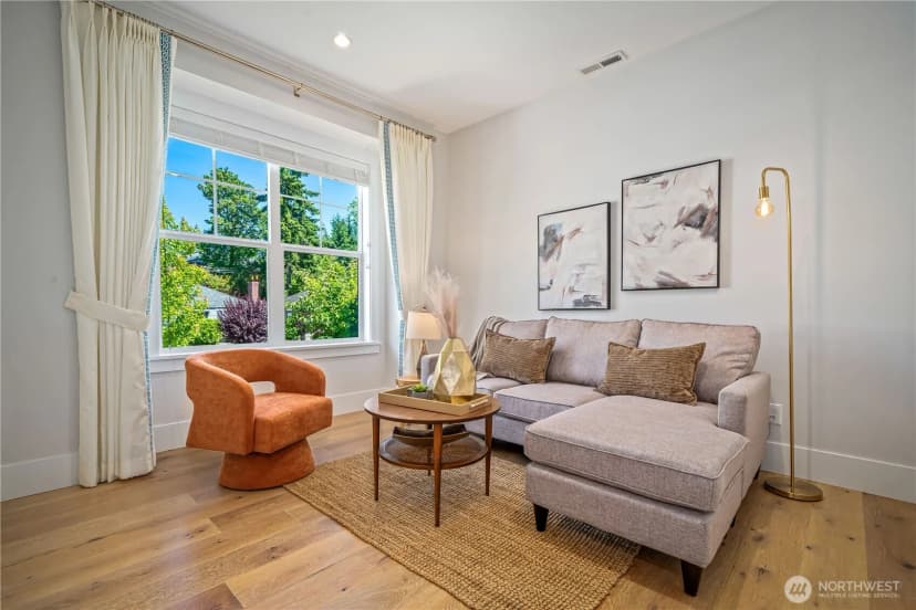 Property photo for 5027 48th Avenue Ne, Seattle photo 6