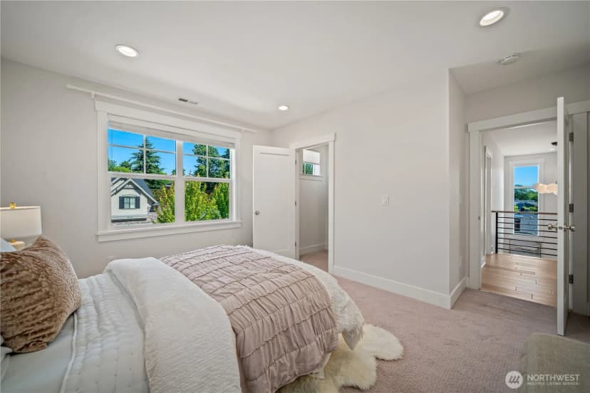 Property photo for 5027 48th Avenue Ne, Seattle photo 27