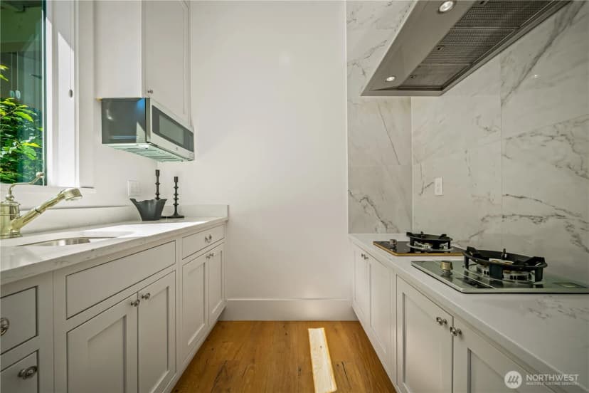 Property photo for 5027 48th Avenue Ne, Seattle photo 14