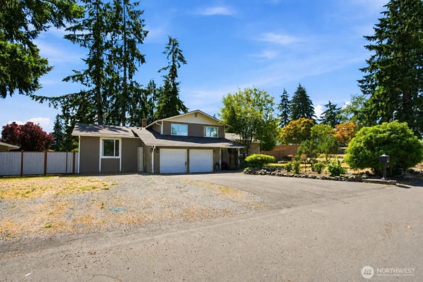 Property photo for 1520 156th Street Ct E, Tacoma photo 2