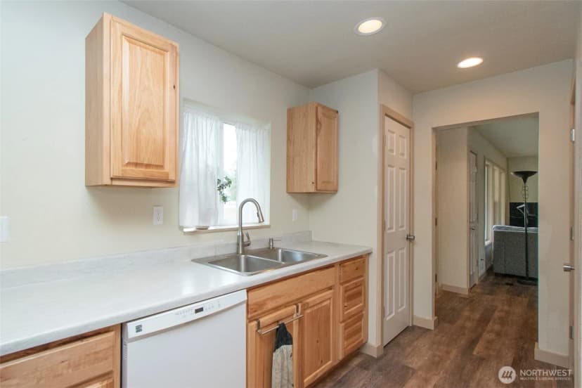 Property photo for 415 N Lees Creek Road, Port Angeles photo 8