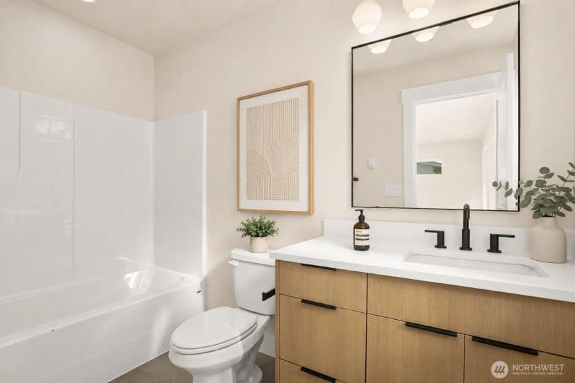 Property photo for 508 Sw 137th Street #b, Burien photo 11