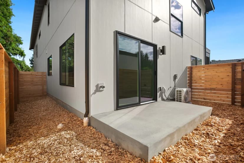 Property photo for 508 Sw 137th Street #b, Burien photo 16