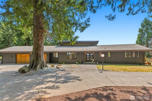 Property photo for 831 E Wiser Lake Road, Lynden photo 4
