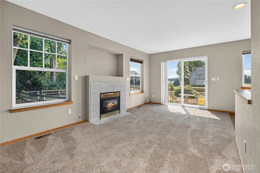 Property photo for 831 E Wiser Lake Road, Lynden photo 28