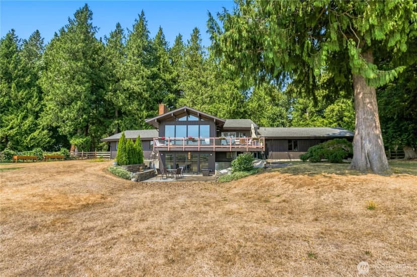 Property photo for 831 E Wiser Lake Road, Lynden photo 2