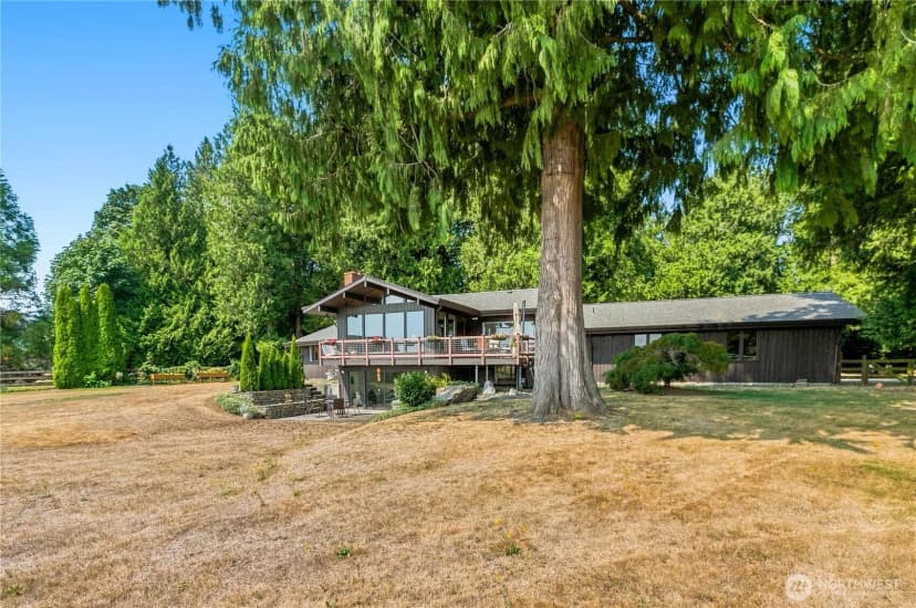 Property photo for 831 E Wiser Lake Road, Lynden