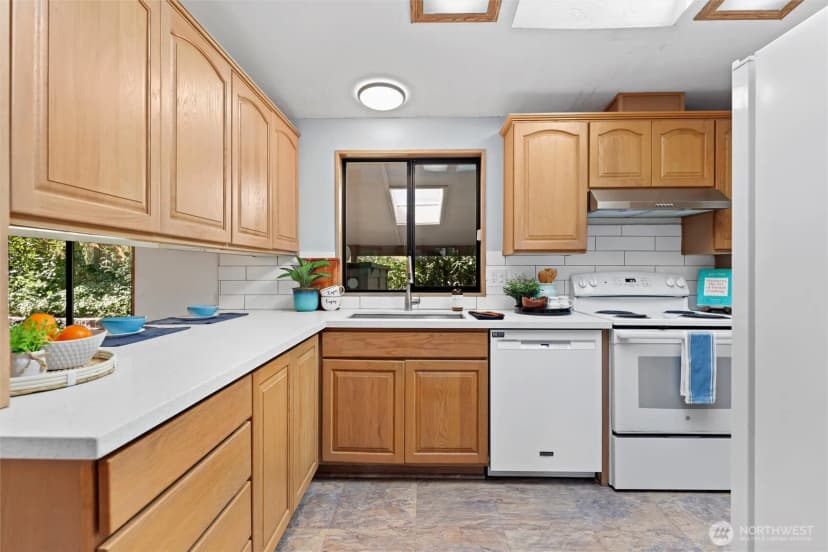 Property photo for 19701 128th Court Ne, Bothell photo 12