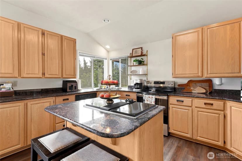 Property photo for 5440 Nw Eldorado Boulevard, Bremerton photo 10
