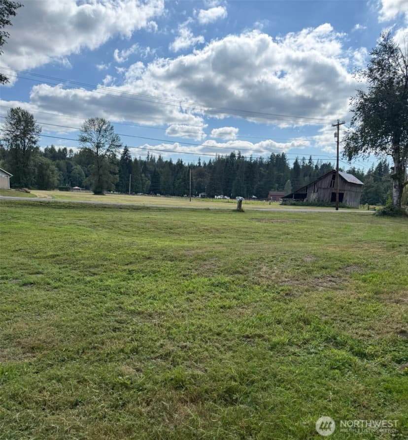 Property photo for 17429 Engebretsen Road, Granite Falls photo 4