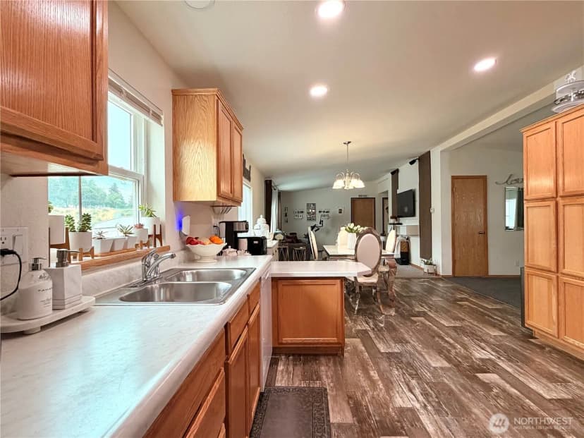 Property photo for 2228 Tacoma Avenue, Bridgeport photo 24