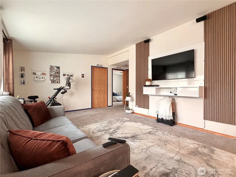 Property photo for 2228 Tacoma Avenue, Bridgeport photo 13