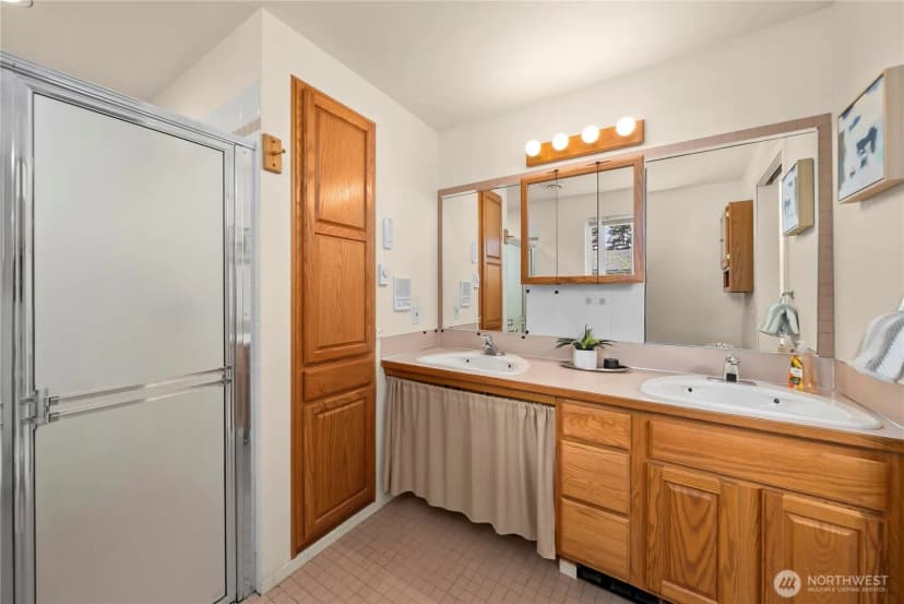 Property photo for 625 175th Street S, Spanaway photo 17
