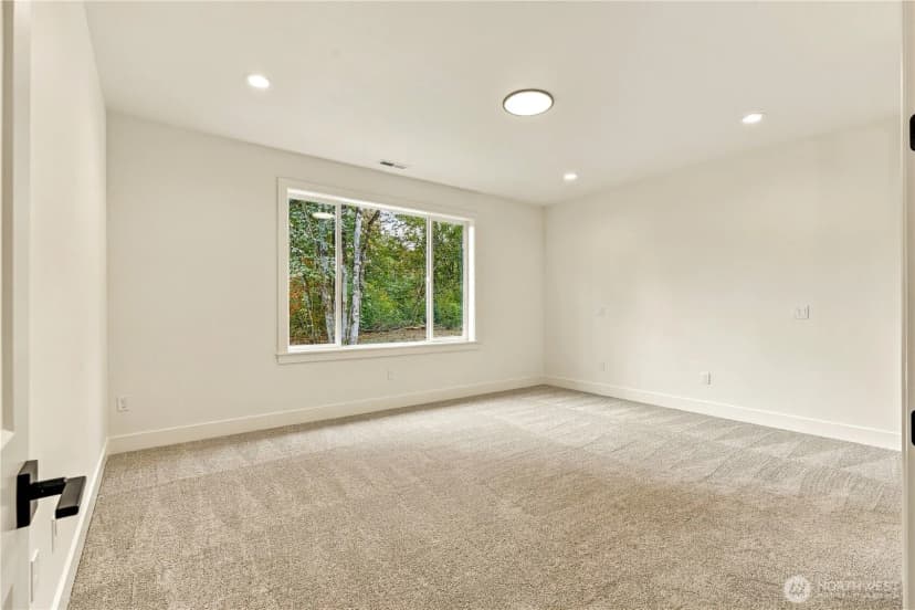 Property photo for 1010 154th Avenue Ne, Snohomish photo 17