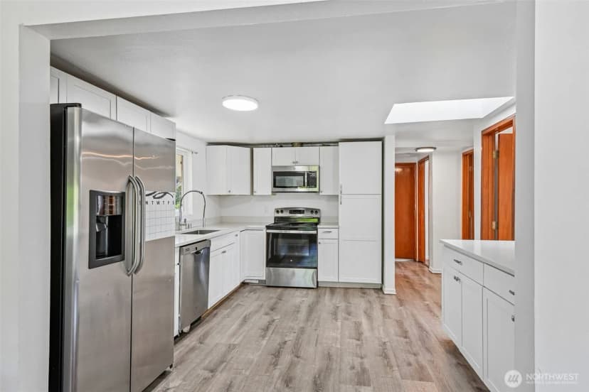Property photo for 8703 16th Avenue Sw, Seattle photo 9