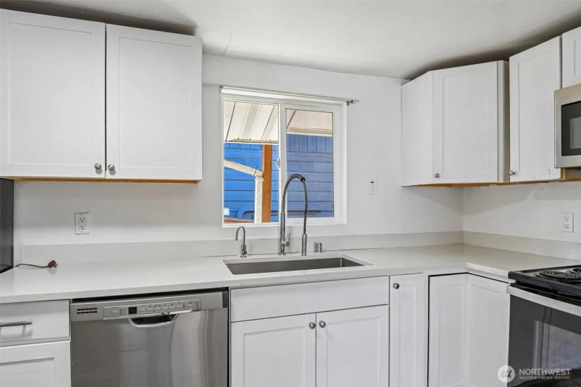 Property photo for 8703 16th Avenue Sw, Seattle photo 11