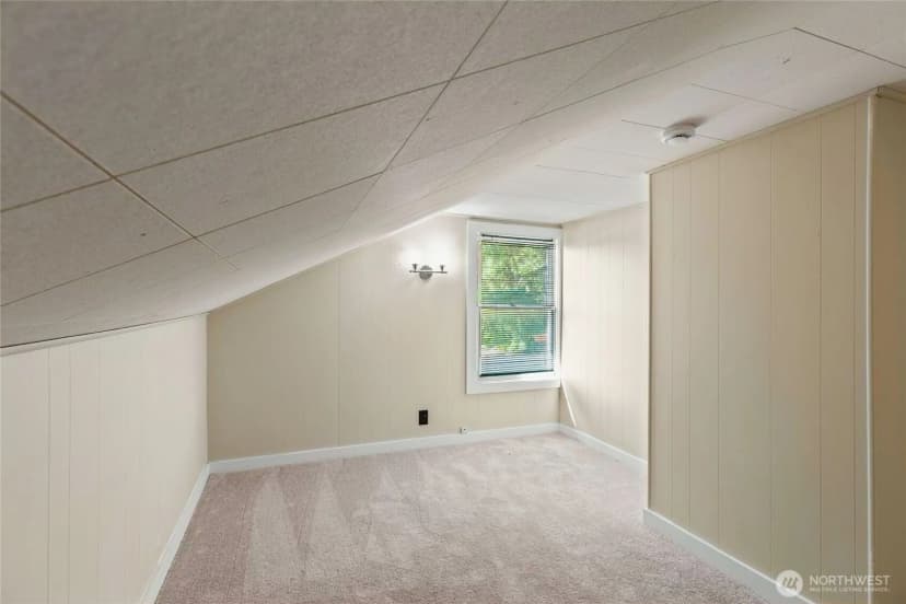 Property photo for 10655 132nd Avenue Ne, Kirkland photo 7