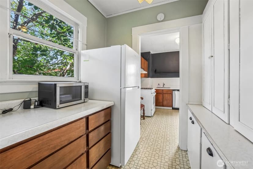 Property photo for 929 13th Avenue E, Seattle photo 15