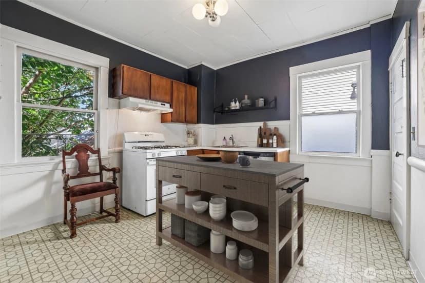 Property photo for 929 13th Avenue E, Seattle photo 18
