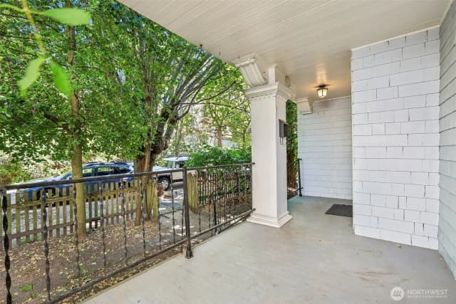 Property photo for 929 13th Avenue E, Seattle photo 5