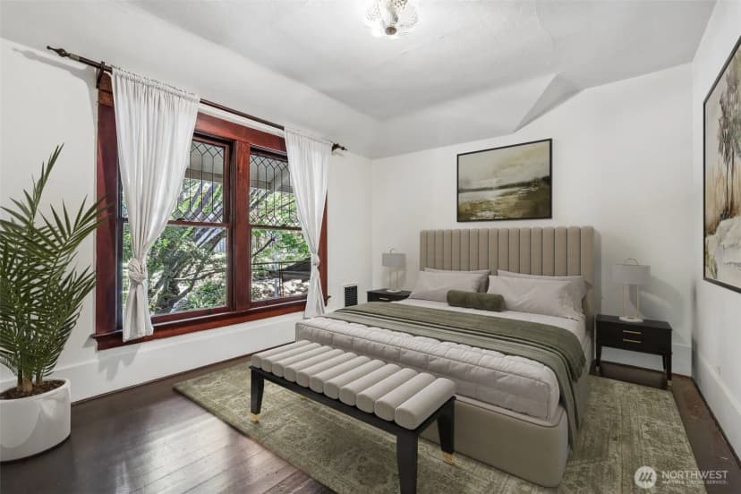 Property photo for 929 13th Avenue E, Seattle photo 23