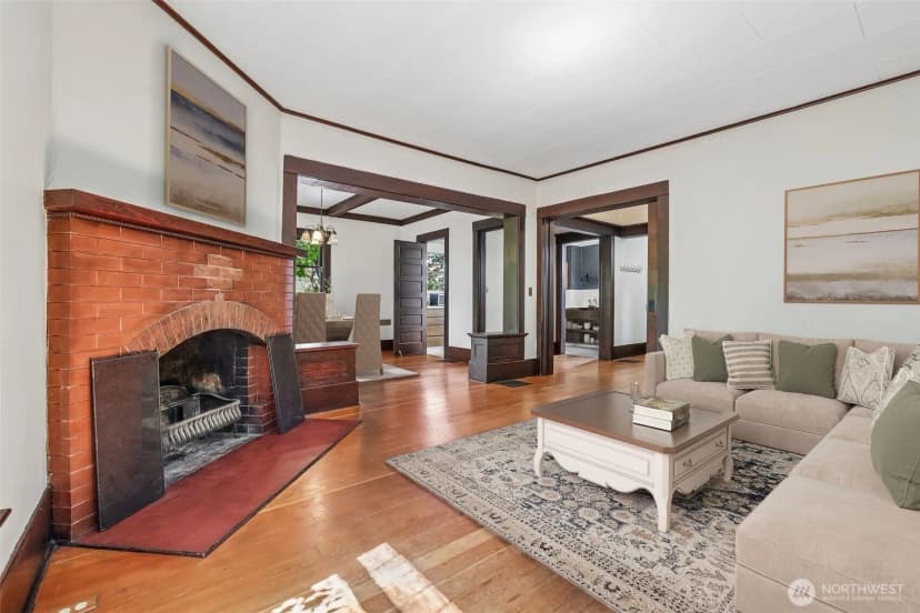 Property photo for 929 13th Avenue E, Seattle photo 11