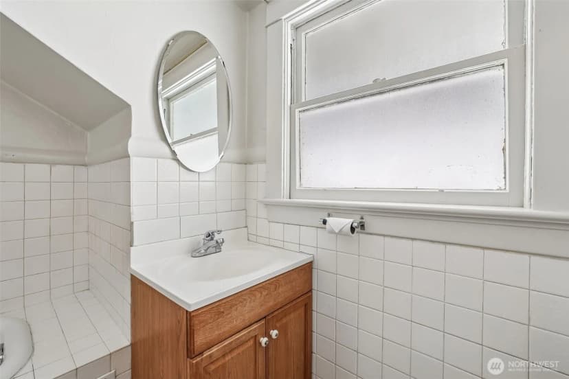 Property photo for 929 13th Avenue E, Seattle photo 30