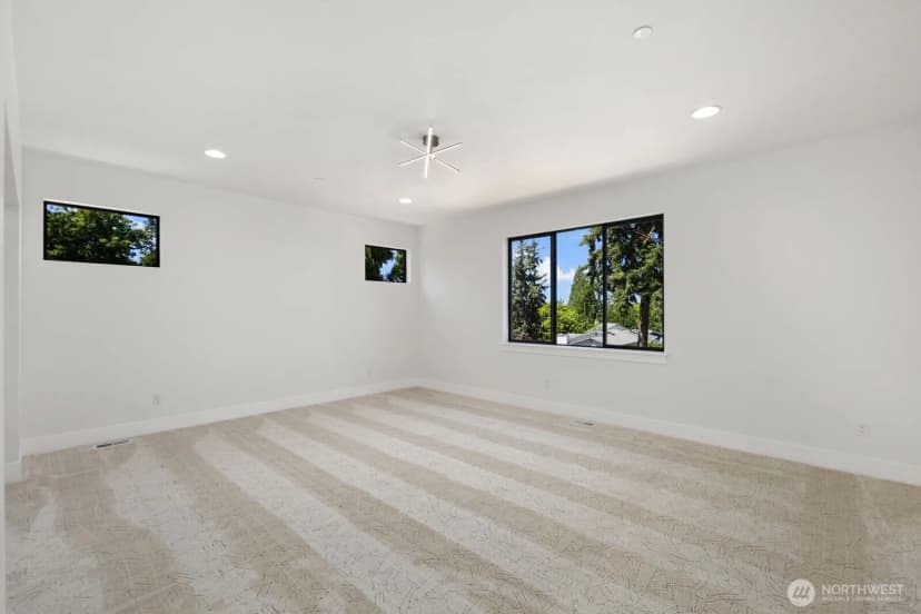 Property photo for 16211 Simonds Road Ne, Kenmore photo 13