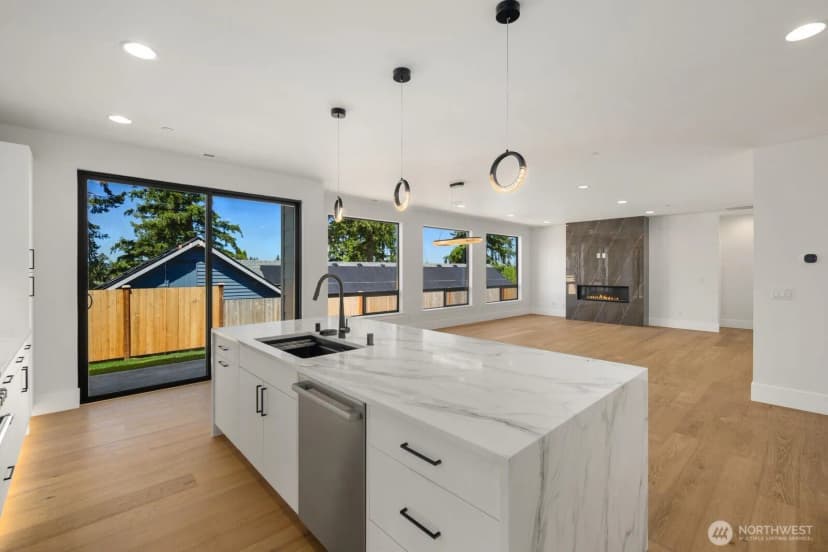 Property photo for 16211 Simonds Road Ne, Kenmore photo 8