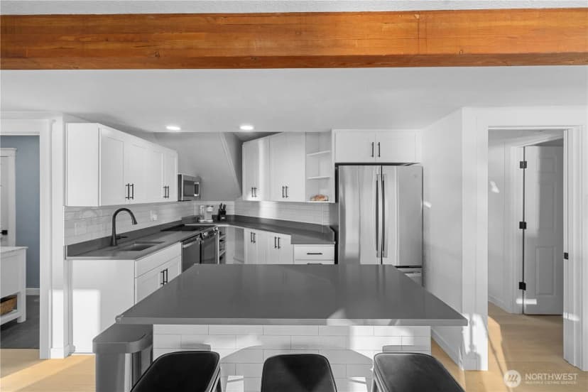 Property photo for 2825 E Lake Sammamish Parkway Ne, Sammamish photo 14