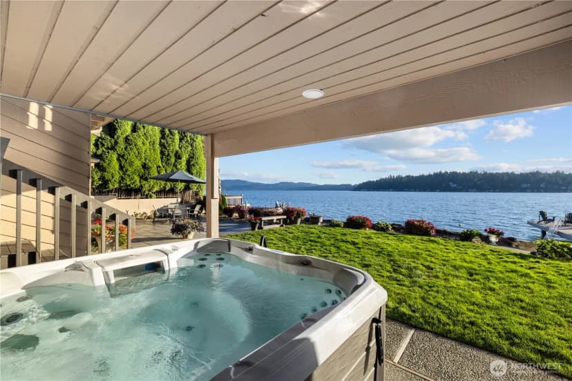 Property photo for 2825 E Lake Sammamish Parkway Ne, Sammamish photo 11