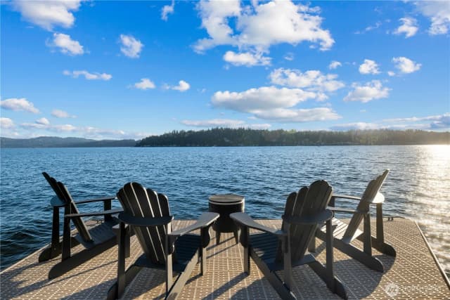 Property photo for 2825 E Lake Sammamish Parkway Ne, Sammamish photo 2