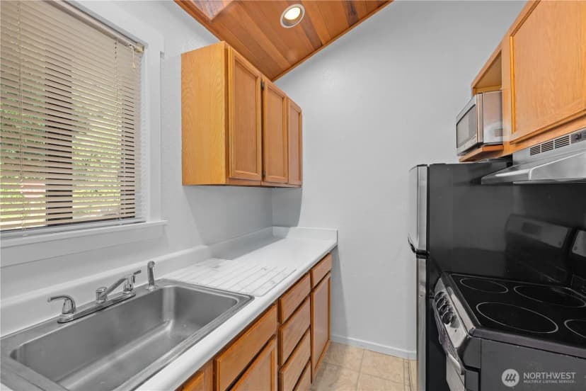 Property photo for 2825 E Lake Sammamish Parkway Ne, Sammamish photo 19
