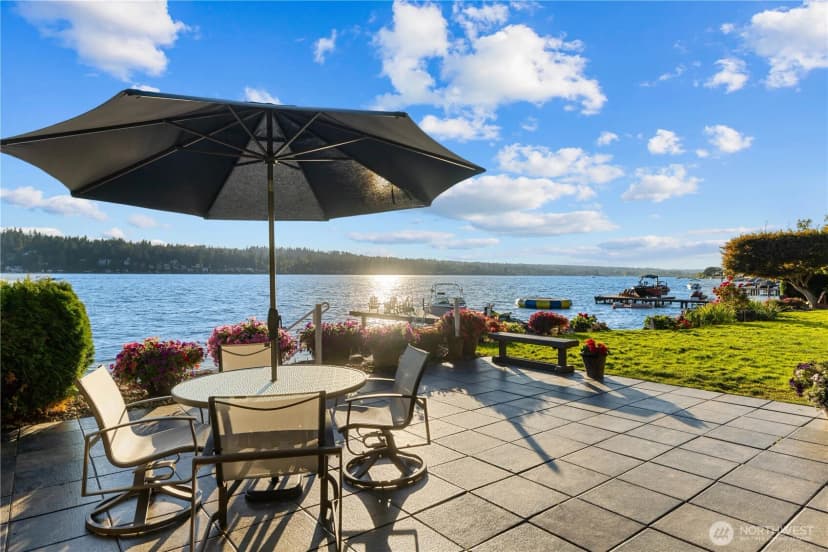 Property photo for 2825 E Lake Sammamish Parkway Ne, Sammamish photo 5