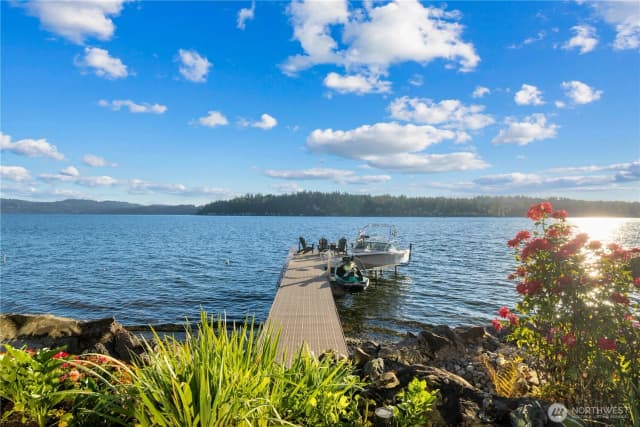 Property photo for 2825 E Lake Sammamish Parkway Ne, Sammamish photo 3