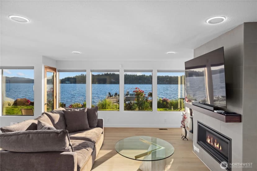 Property photo for 2825 E Lake Sammamish Parkway Ne, Sammamish photo 9