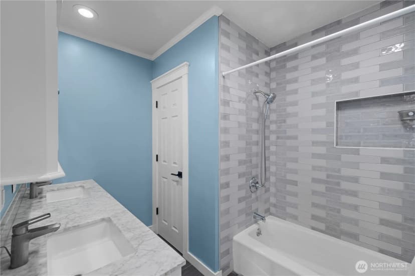 Property photo for 2825 E Lake Sammamish Parkway Ne, Sammamish photo 17