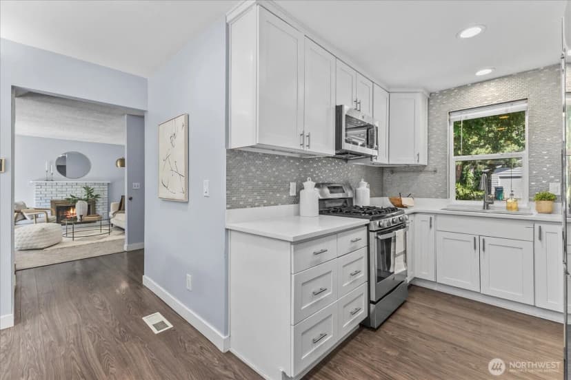 Property photo for 14215 110th Avenue Ne, Kirkland photo 11