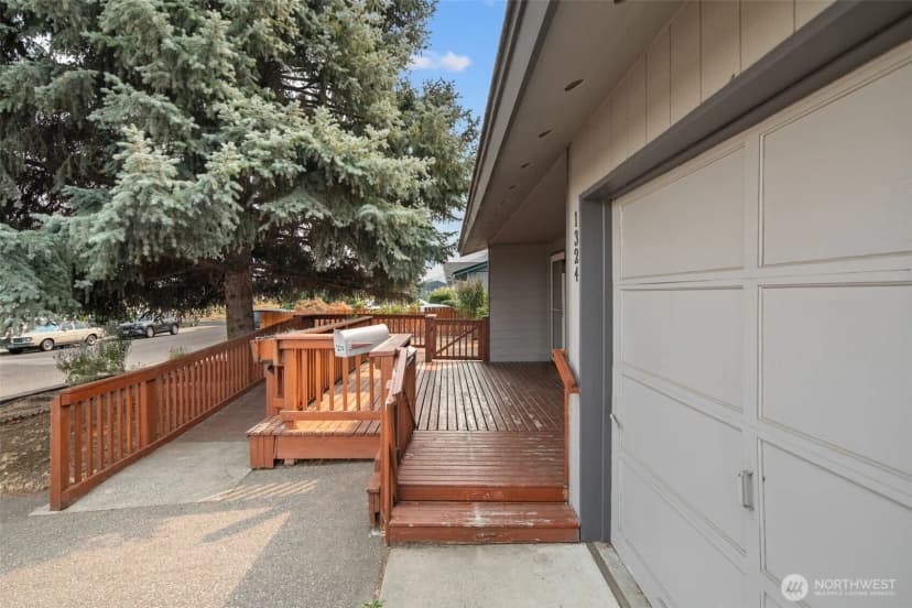 Property photo for 1324 Cascade Street, Wenatchee photo 7