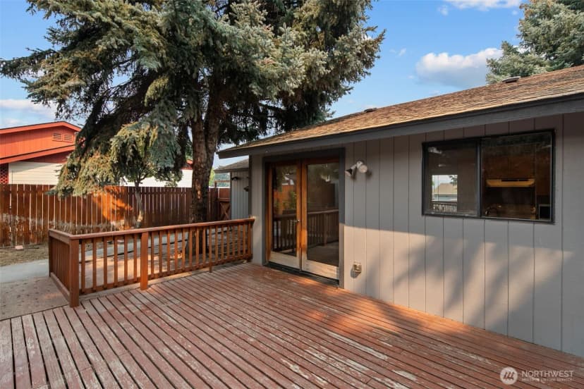 Property photo for 1324 Cascade Street, Wenatchee photo 4