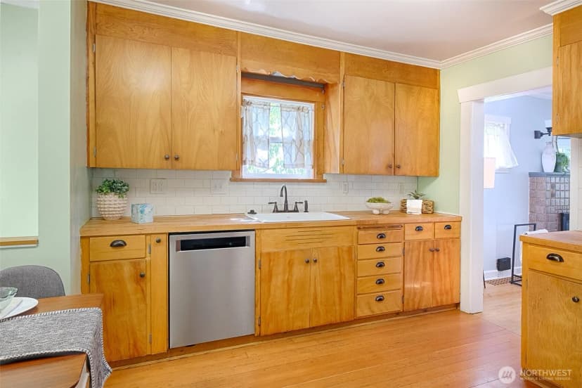 Property photo for 7032 22nd Avenue Nw, Seattle photo 7